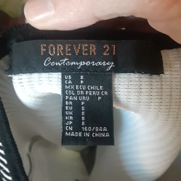 FOREVER 21 Contemporary Striped Tub Top - Picture 5 of 8